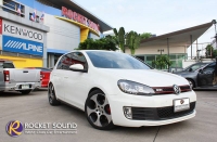 VOLKSWAGEN GTI กับชุด Car Entertainment ด้วยเครื่องเล่น Pioneer เชื่อมสัญญาณเข้าแอมป์ Mosconi