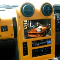 HUMMER H2 กับงานดีไซน์คอนโซลสุดไฮเทค